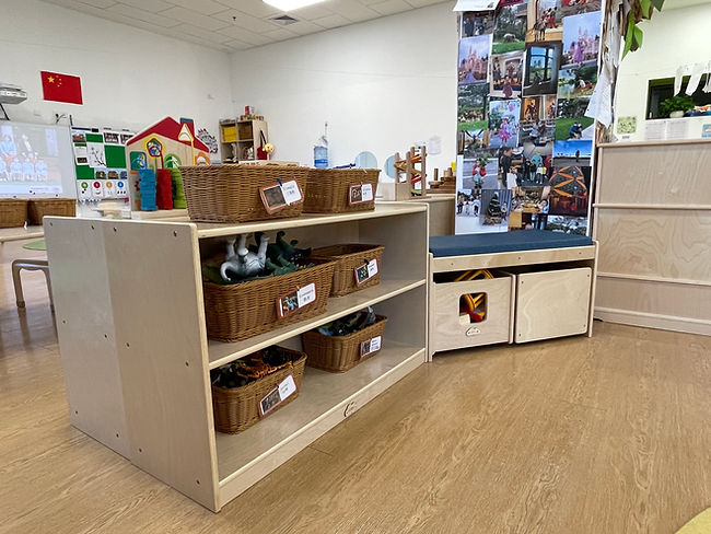 JOOYES 2 Shelf Cabinet with Backboard H60.5cm, Birch Plywood Storage and Display Unit for Classroom or Kids’ Room, Room Divider with Easy Access Shelves, Original Wood Colour – Early Development & Activity Toys