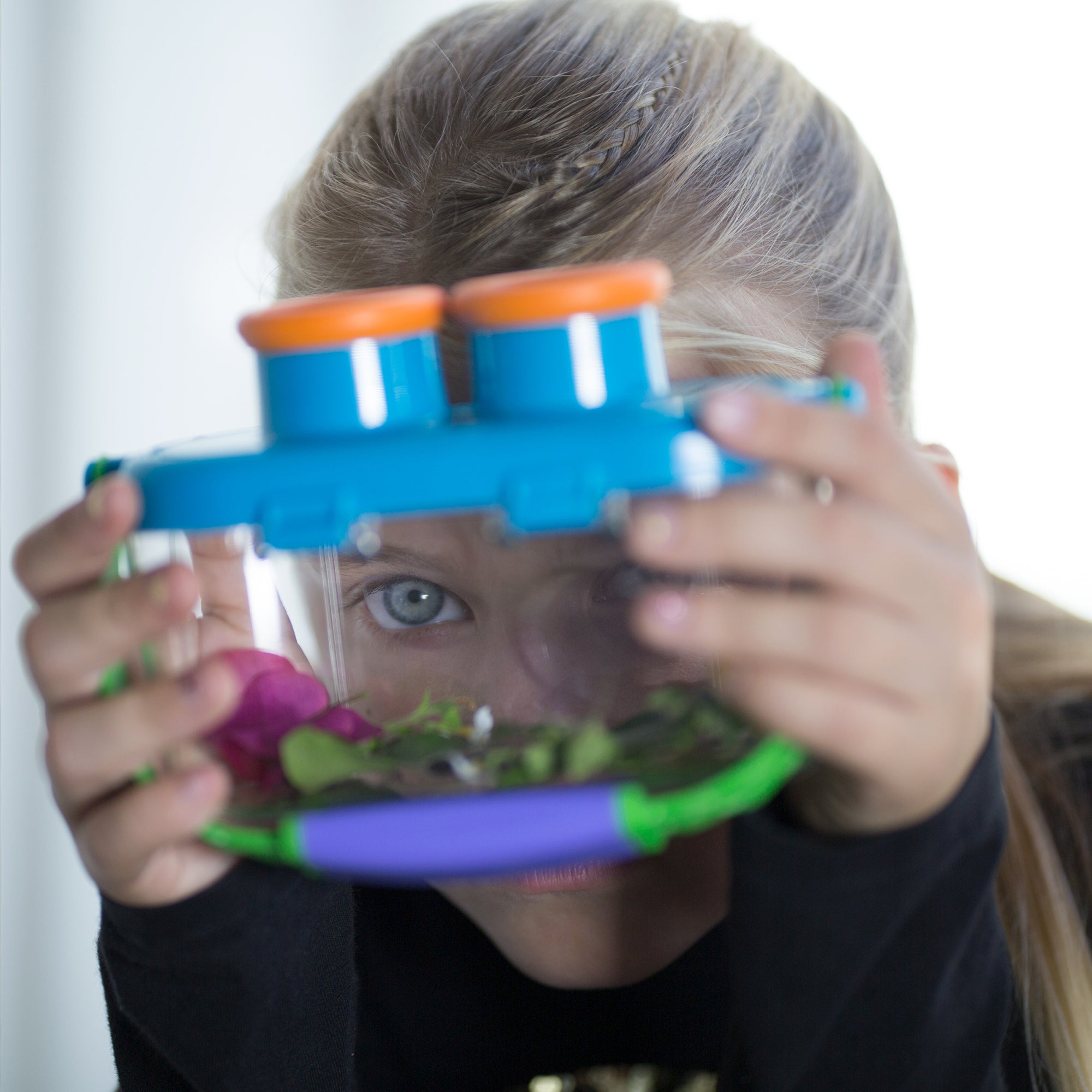 Learning Resources GeoSafari Jr. Bugnoculars, Kids Exploration Tool with 3x and 2x Magnification, Safe Bug & Specimen Viewer, Ages 3+