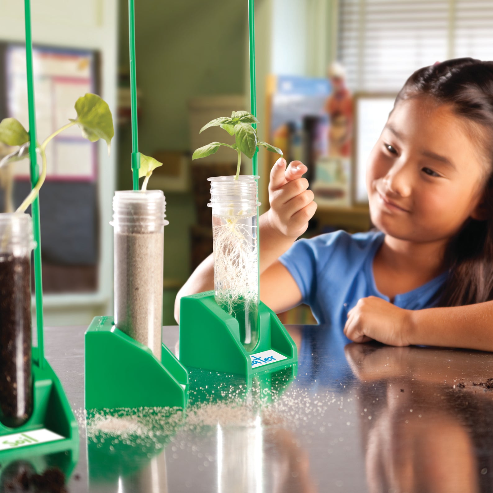 Learning Resources Hydroponics Demonstration Lab, 360° Viewing for Plant Growth Observation, STEM Educational Kit, Ages 5+